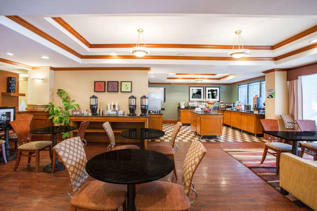 Wingate by Wyndham North Little Rock - photo 15