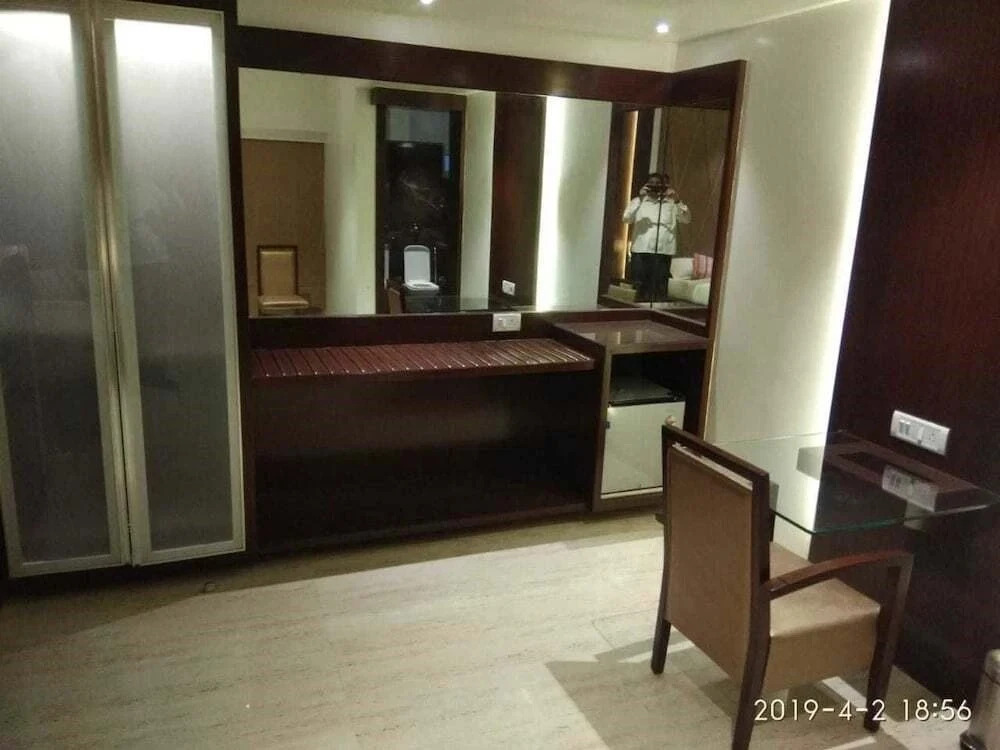 The Crown Business Hotel