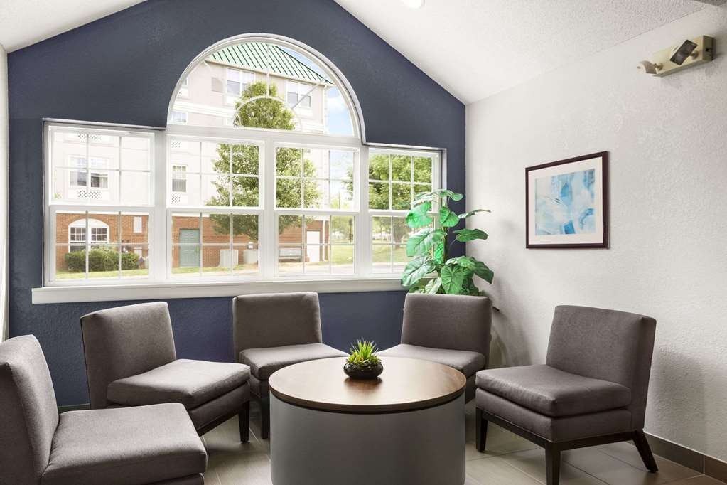 Microtel Inn by Wyndham Louisville East - photo 3