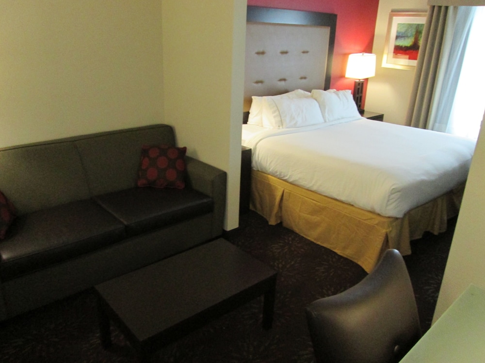 Holiday Inn Express Cloverdale - photo 2