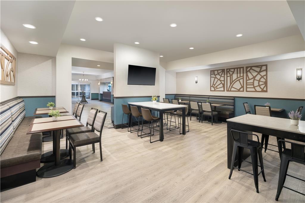 Best Western Plus Frontier Inn - photo 39