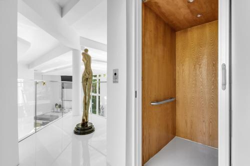 Villa Loggia Oasis Luxurious 6BD 7BA with Resort Style Pool - photo 98