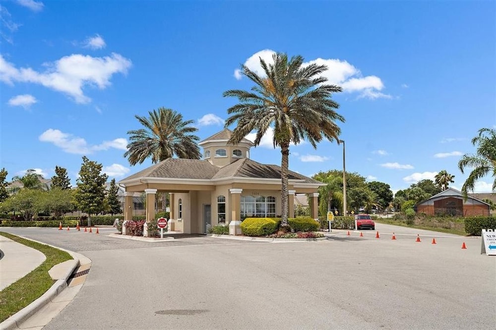 4 Bed in Windsor Palms Resort Steps to Disney - photo 37