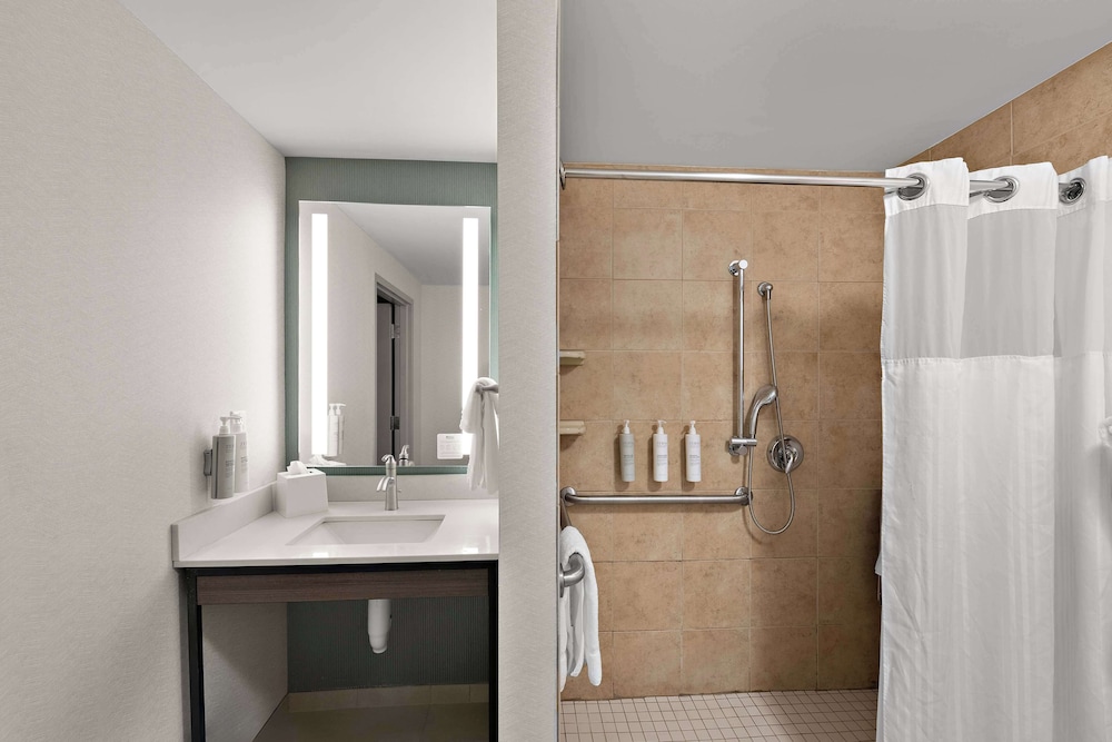 Hilton Garden Inn Omaha East Council Bluffs - photo 39