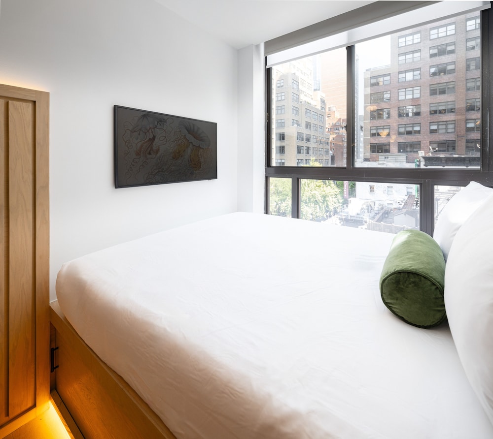 Little Charlie Hotel - photo 19