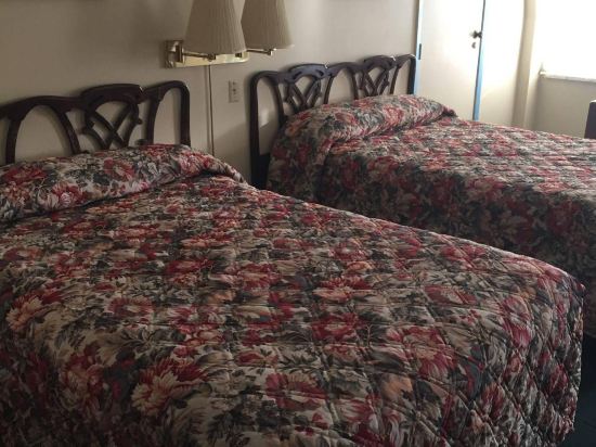 Red Carpet Inn Piqua - photo 11