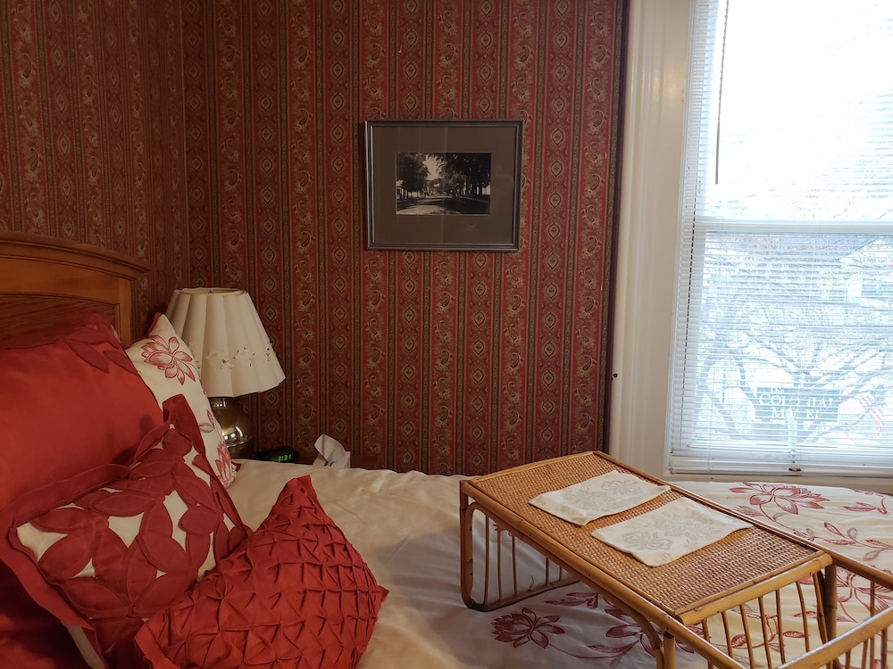 The Colonial Motel - photo 3