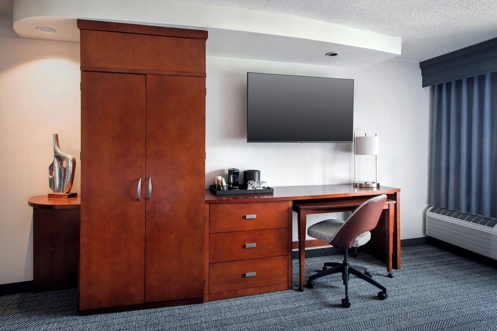 Courtyard by Marriott Paramus - photo 9