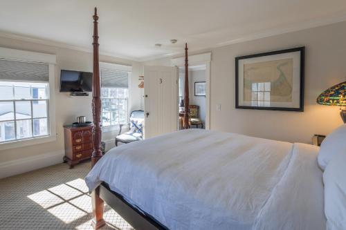 The Clarendon House - photo 62