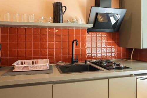 Spacious 1BR Apartment In The Heart of Tbilisi