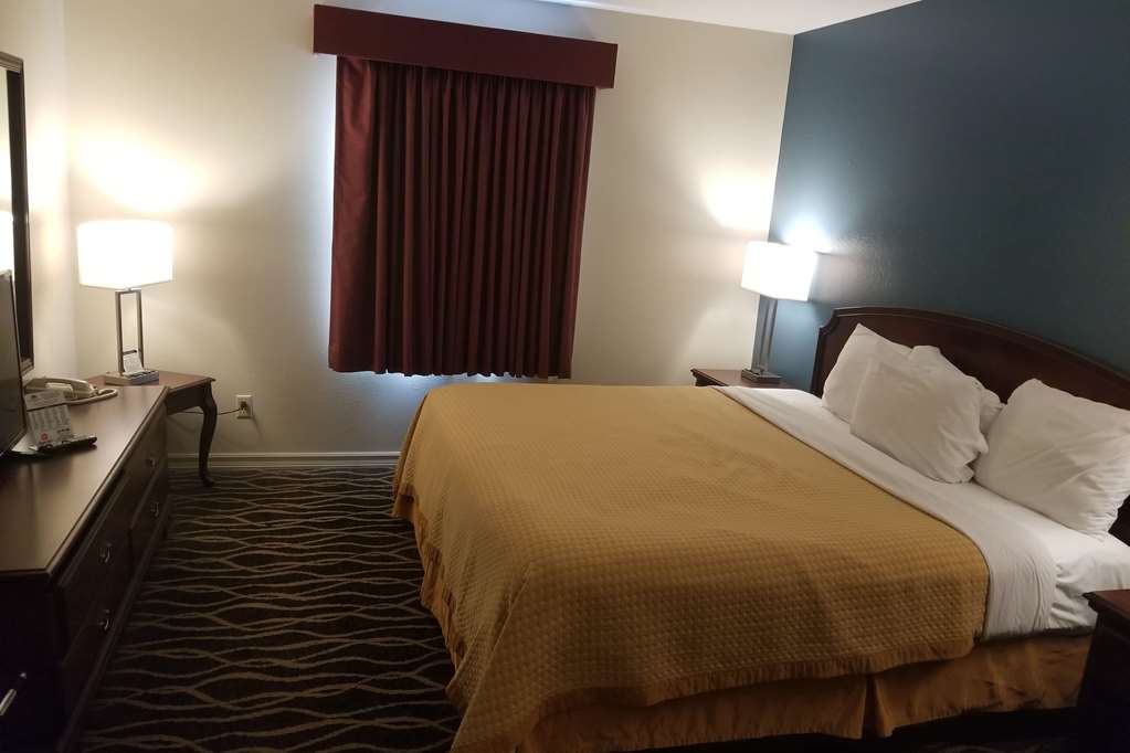 Days Inn and Suites by Wyndham Sikeston - photo 11