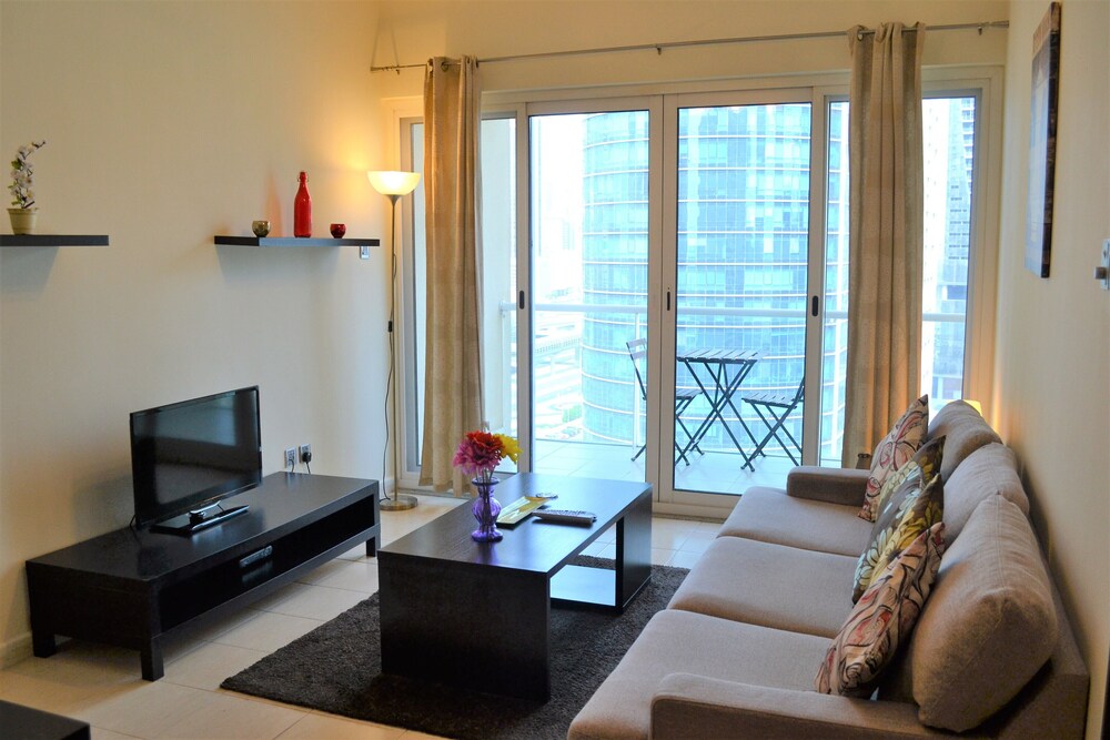 Ascapes Lake View Tower - last minute hotel in Dubai