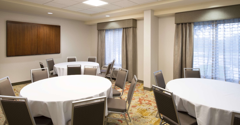 Hampton Inn & Suites N. Ft. Worth Alliance Airport - photo 50
