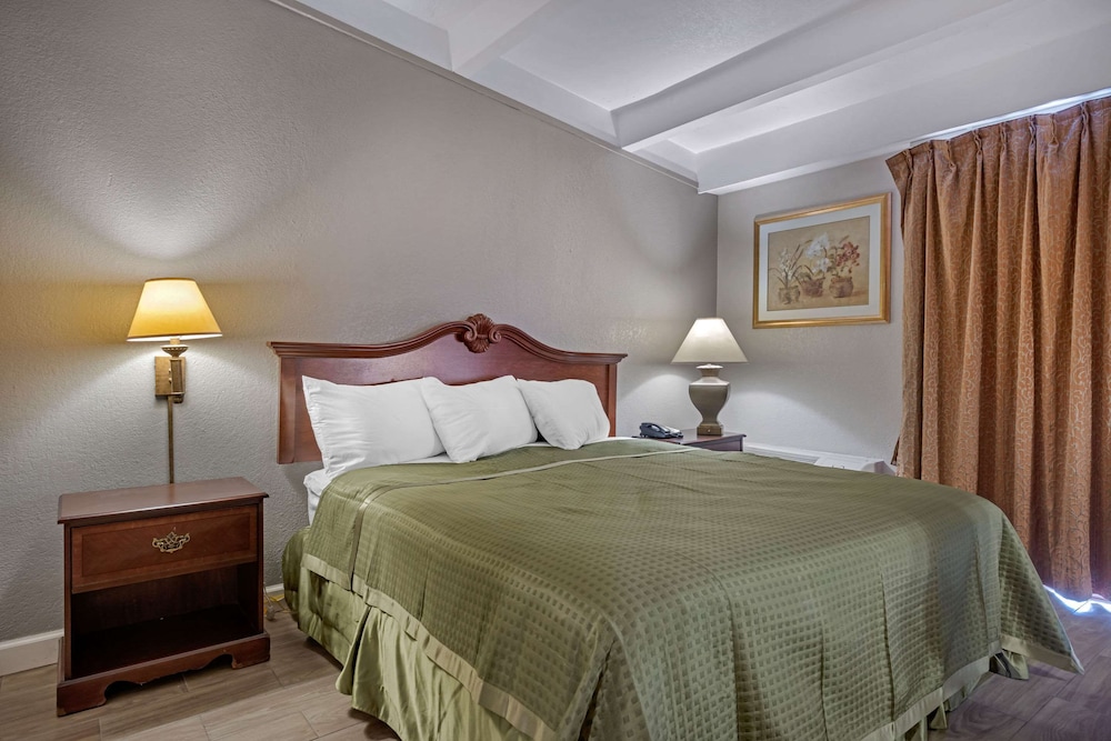 Rodeway Inn Clermont - photo 21