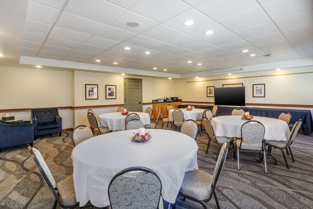 Best Western Plus Edmonds Harbor Inn - photo 49