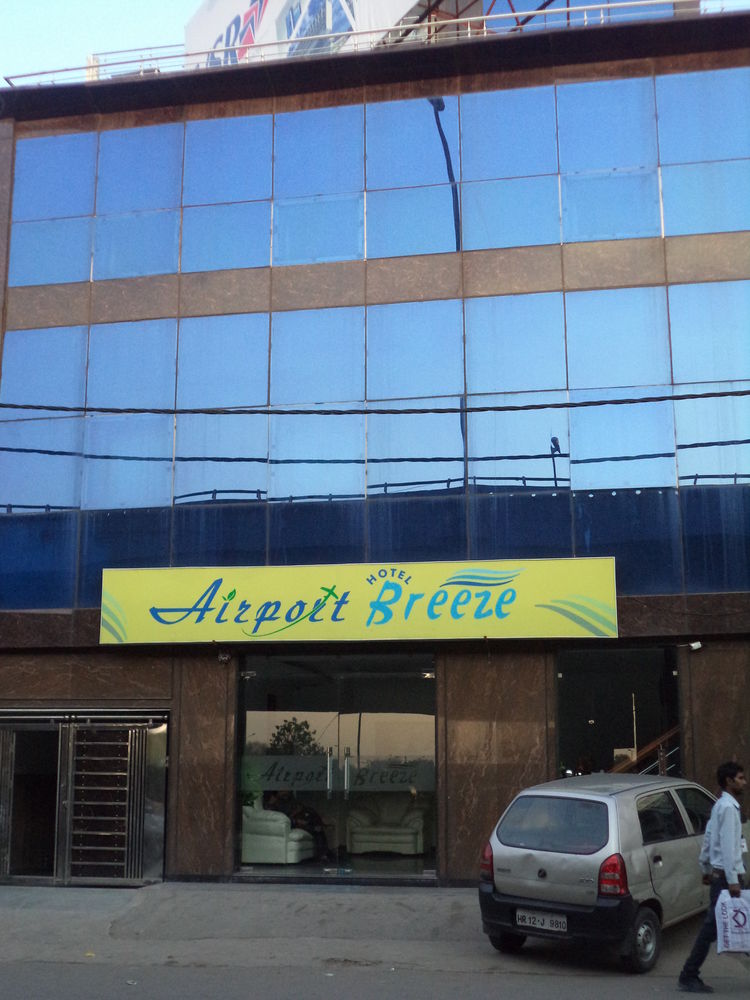 Airport Hotel Breeze in Delhi, India