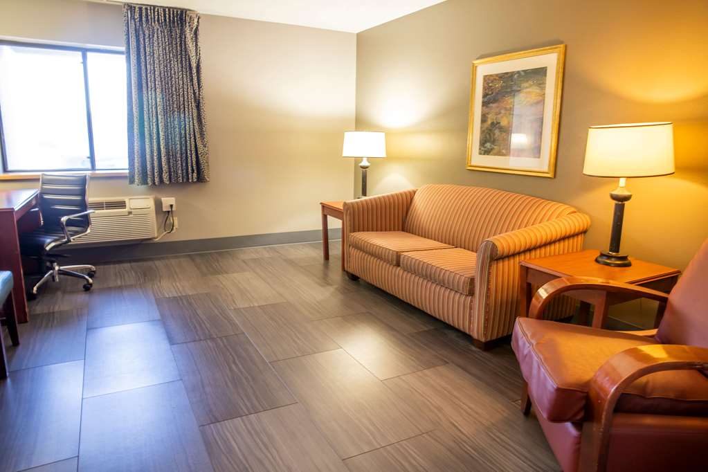 La Quinta Inn by Wyndham Milwaukee Airport Oak Creek - photo 28