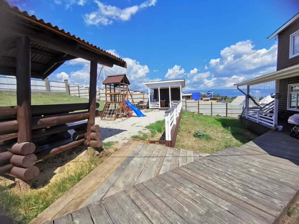 Mesto y Ozera Baikal Living Quarters in Khuzhir, Russia