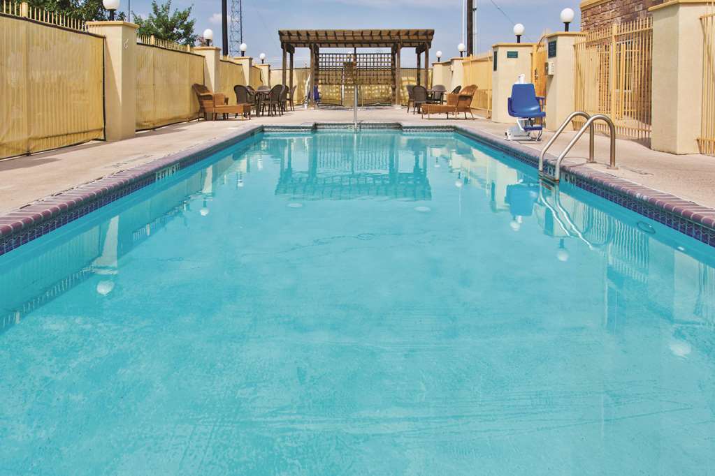 La Quinta Inn and Suites by Wyndham Schertz San Antonio Selma - photo 6