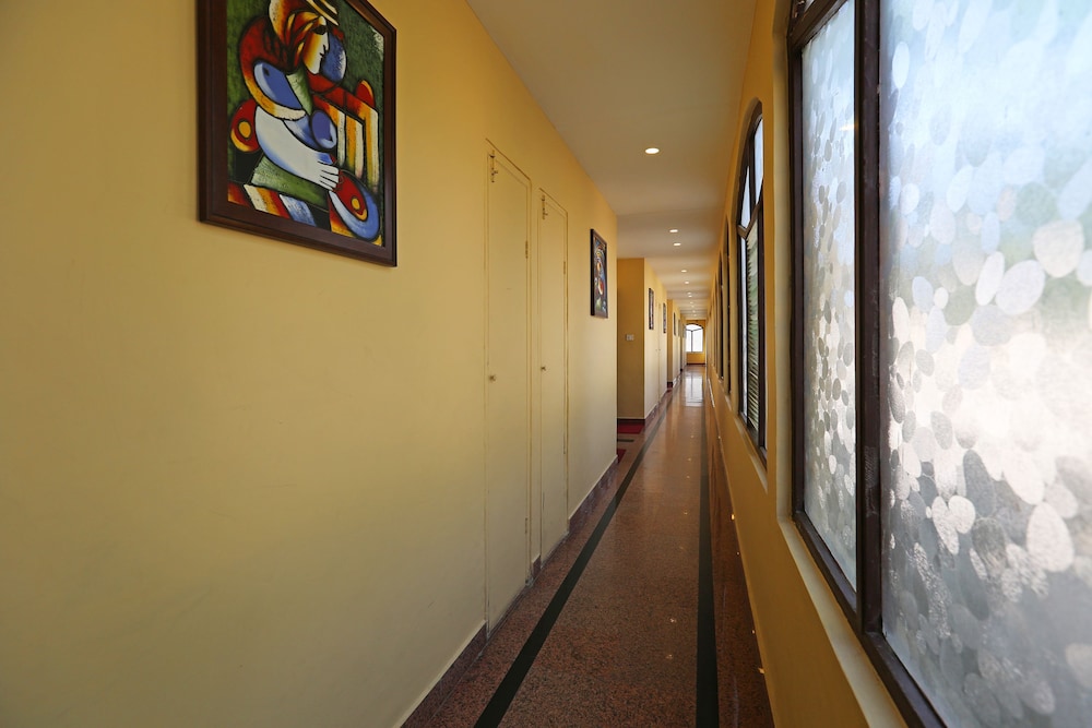 OYO 8600 Hotel Deepali Executive