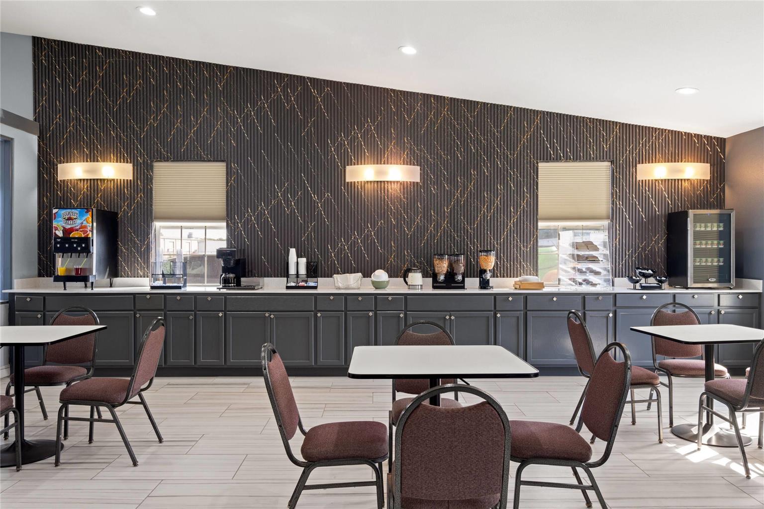 Super 8 by Wyndham Fort Wayne - photo 27