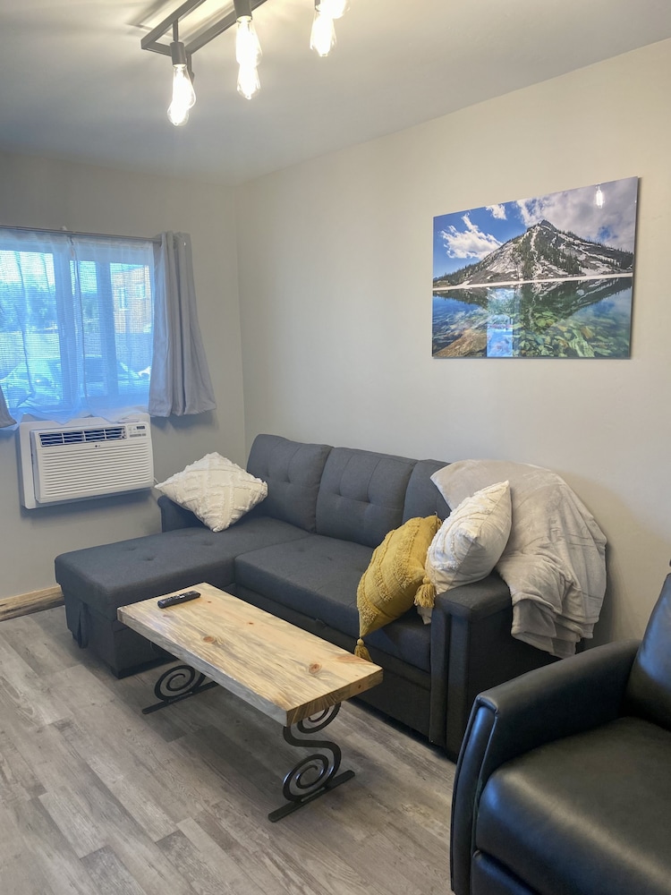 The Darmont Hotel and Suites - photo 12