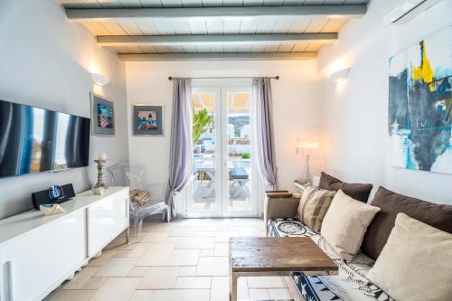 Charisma House Ornos Beach Mykonos — 4-Star Luxury Hotel in Mykonos, Greece