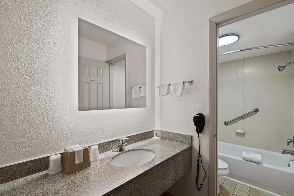 Americas Best Value Inn Orlando - photo 22