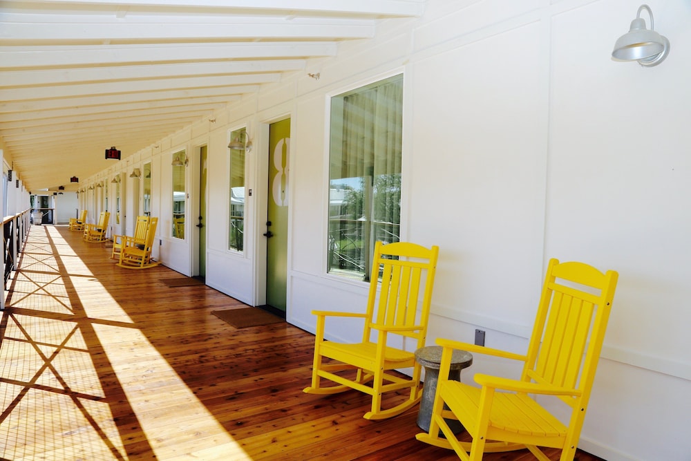 Cavalry Court by Valencia Hotel Collection - photo 19