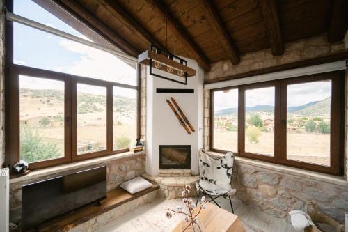 Cloud9 Chalet — 4-Star Luxury Hotel in Arachova, Greece