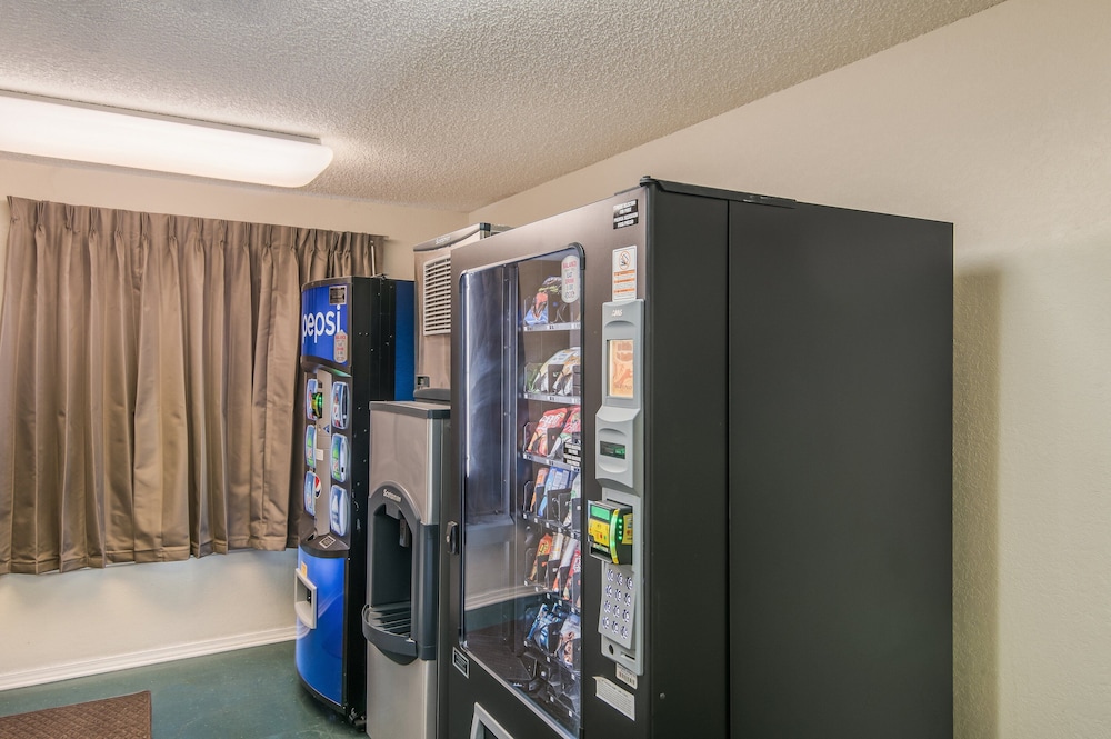 Red Roof Inn & Suites Pensacola East Milton - photo 30