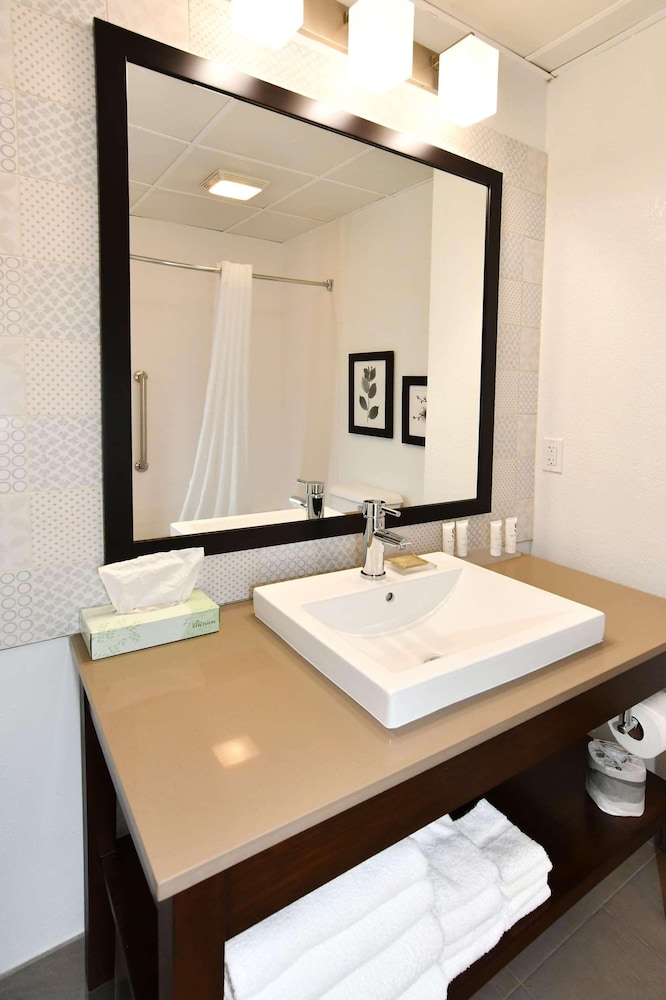 Country Inn & Suites by Radisson Mount Morris NY - photo 4