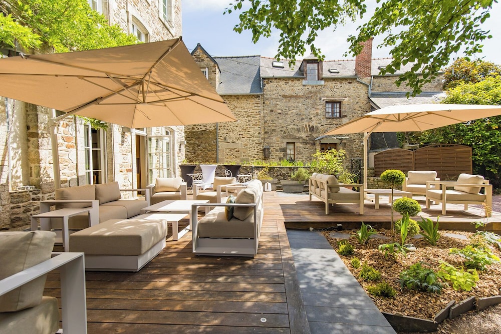 Hôtel Le D'Avaugour Logis - carbon neutral hotel in Dinan