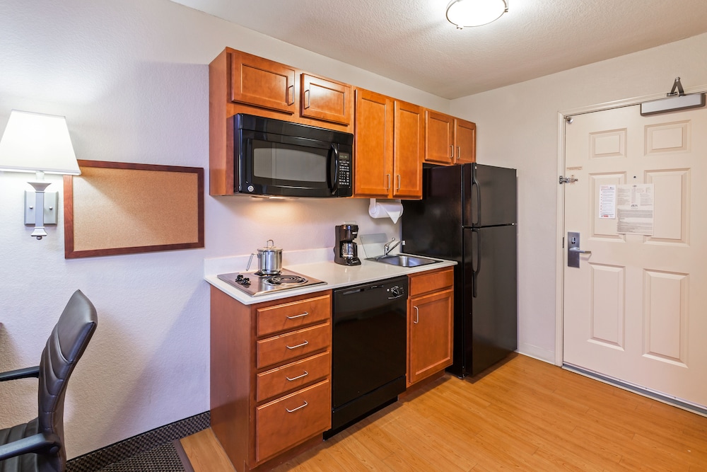 Candlewood Suites Owasso by IHG - photo 13