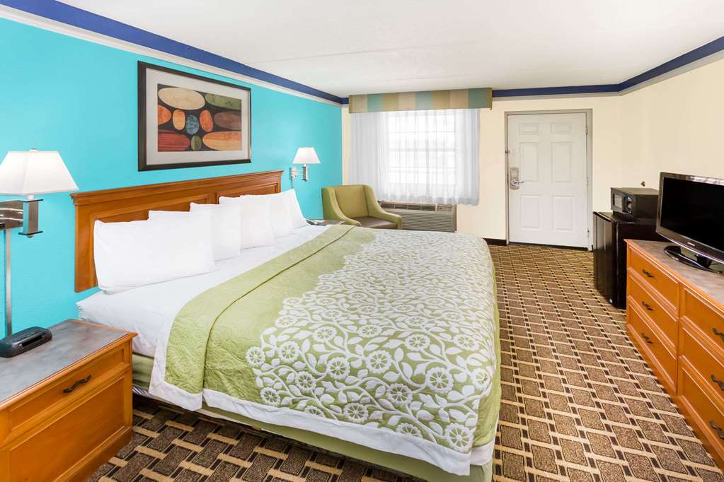 Days Inn by Wyndham Little Rock Medical Center - photo 9