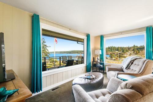Three Eagles On Whidbey - carbon neutral hotel in Freeland