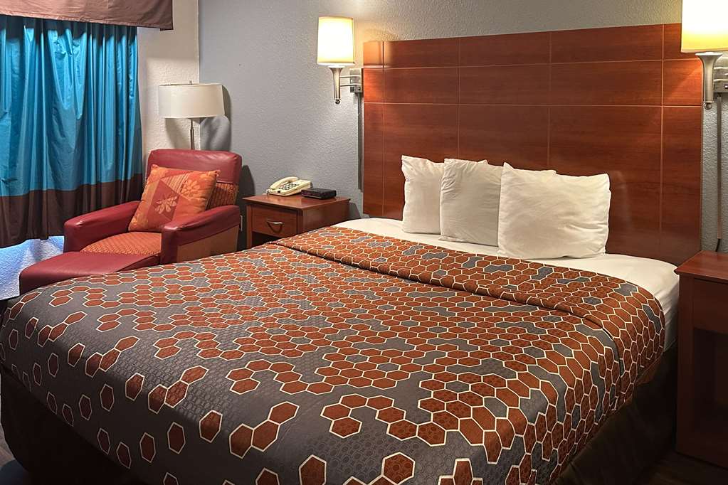 Econo Lodge Tucumcari Route 66 - photo 13