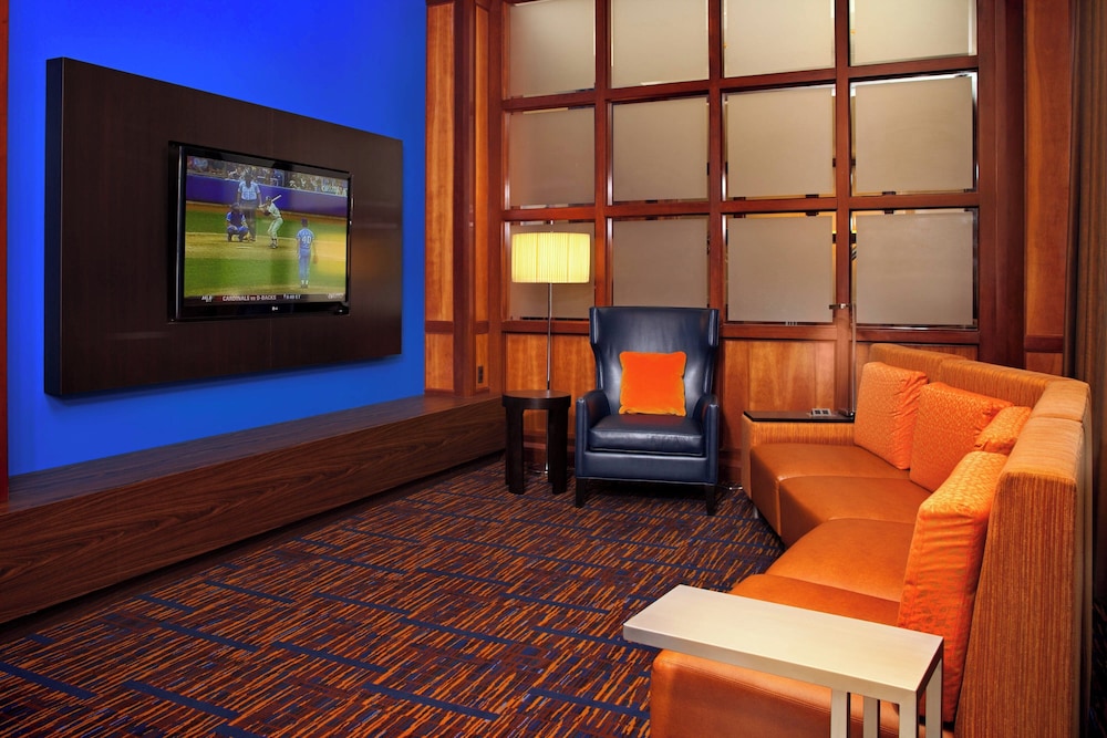 Courtyard by Marriott Baltimore Downtown Inner Harbor - photo 2