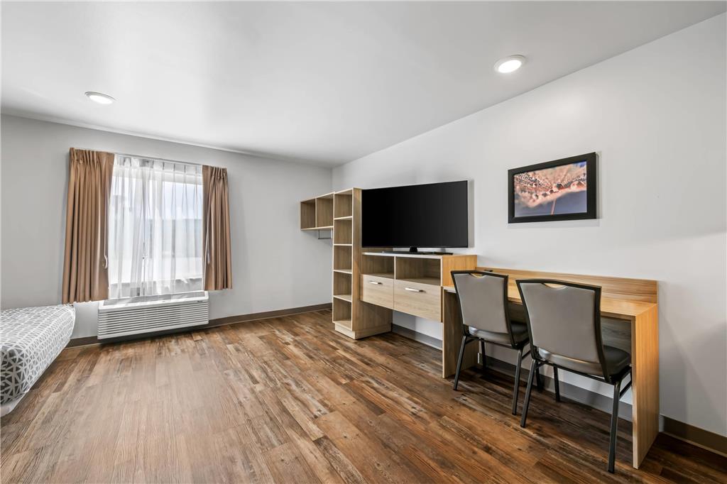 WoodSpring Suites Winston Salem near Hanes Mall - photo 9