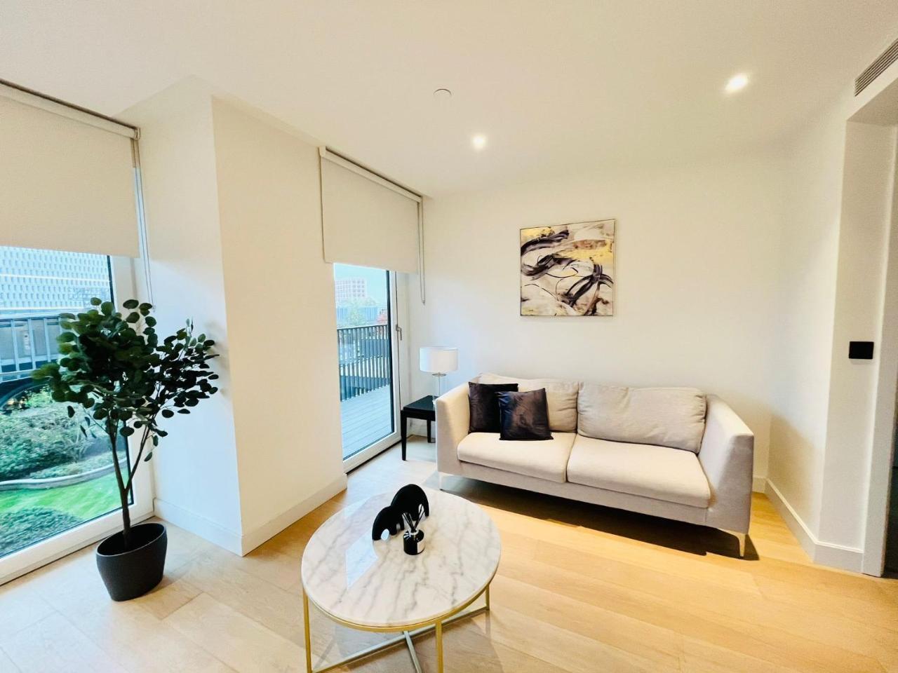 Executive 2bed Apartment West London Steps To Tube Westfield Pool — 4-Star Luxury Hotel in London, United Kingdom