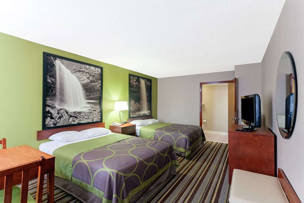 Super 8 by Wyndham Clarksville Northeast - photo 8
