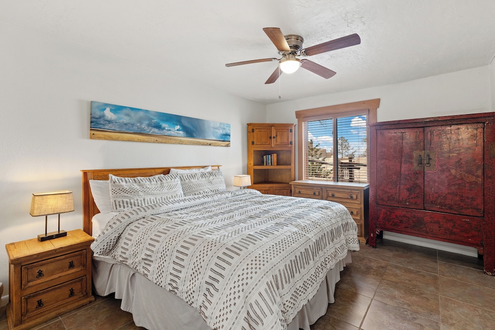 Fort Marcy Suites by All Seasons Resort Lodging - photo 6