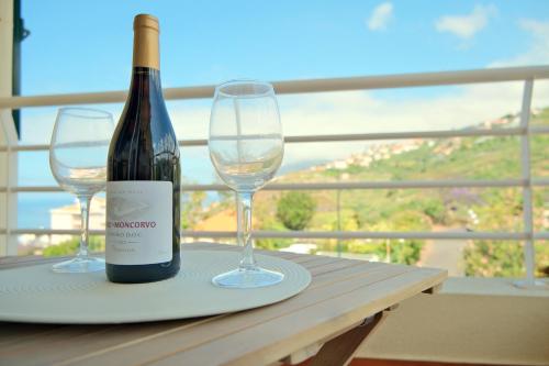 MG Hollidays — 4-Star Luxury Hotel in Funchal, Portugal