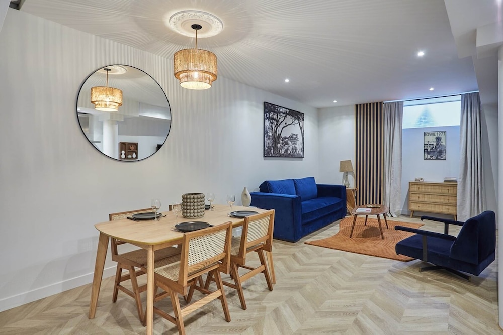 Charming & Modern Duplex Apartment Center of Paris — 4-Star Luxury Hotel in Paris, France