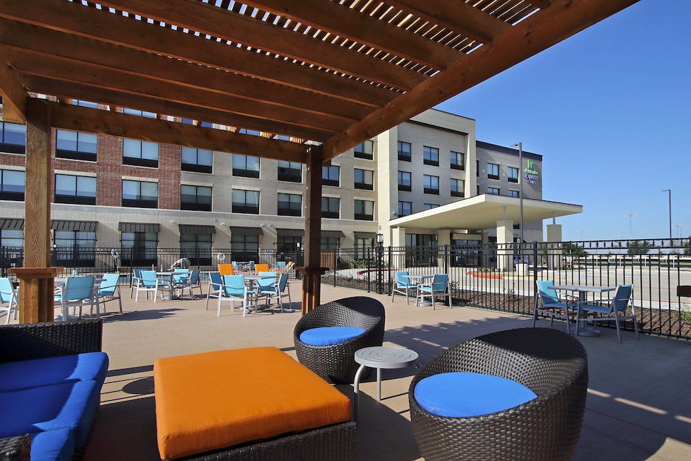 Holiday Inn Express & Suites Dallas Frisco NW Toyota Stdm by IHG - photo 39