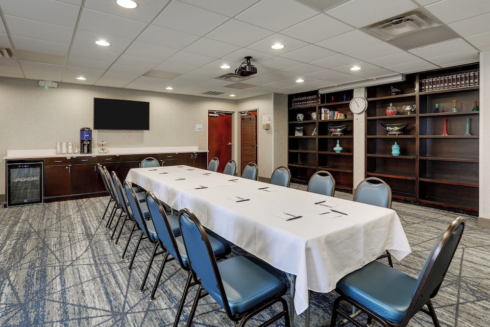 Holiday Inn Express Hotel & Suites Gadsden W Near Attalla by IHG - photo 80
