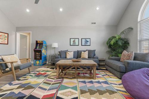 Coler House Cyclist Retreat with Hot Tub — 4-Star Luxury Hotel in Bentonville, United States