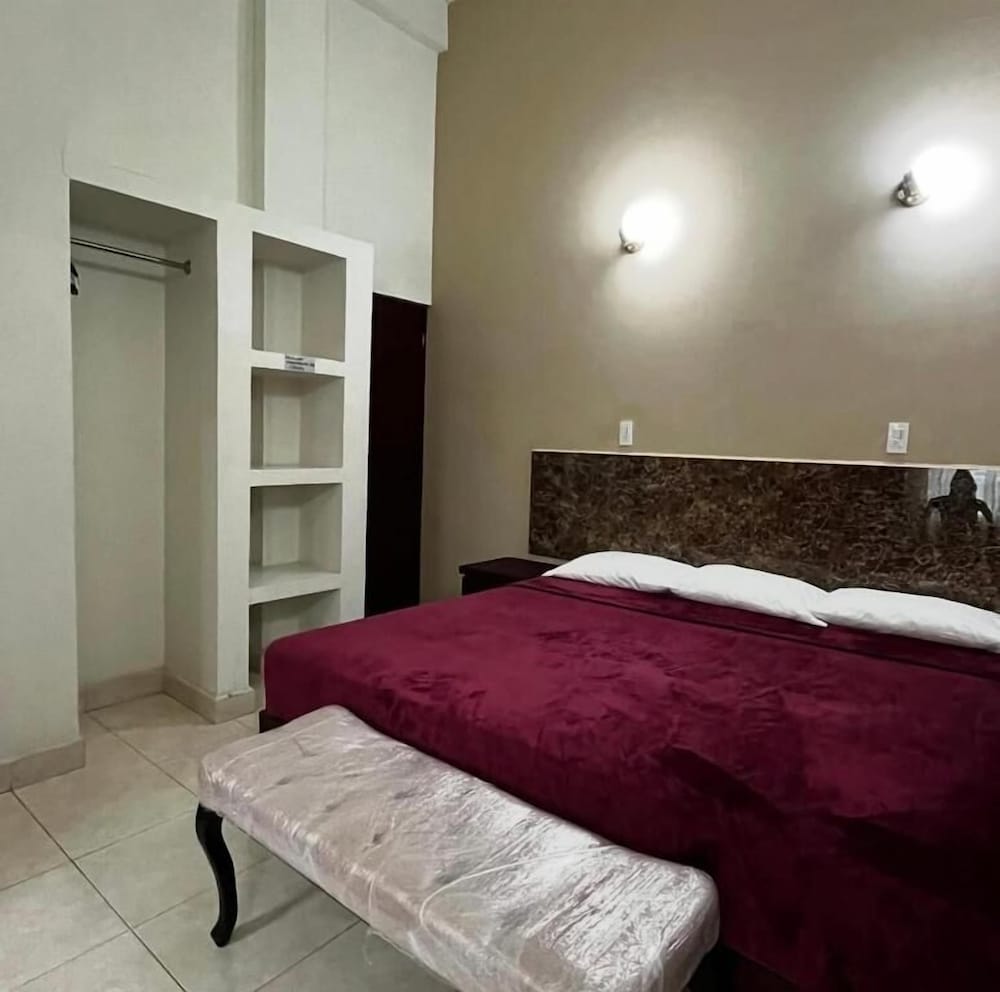 Hotel Villas Inn in Leon De Los Aldama, Mexico