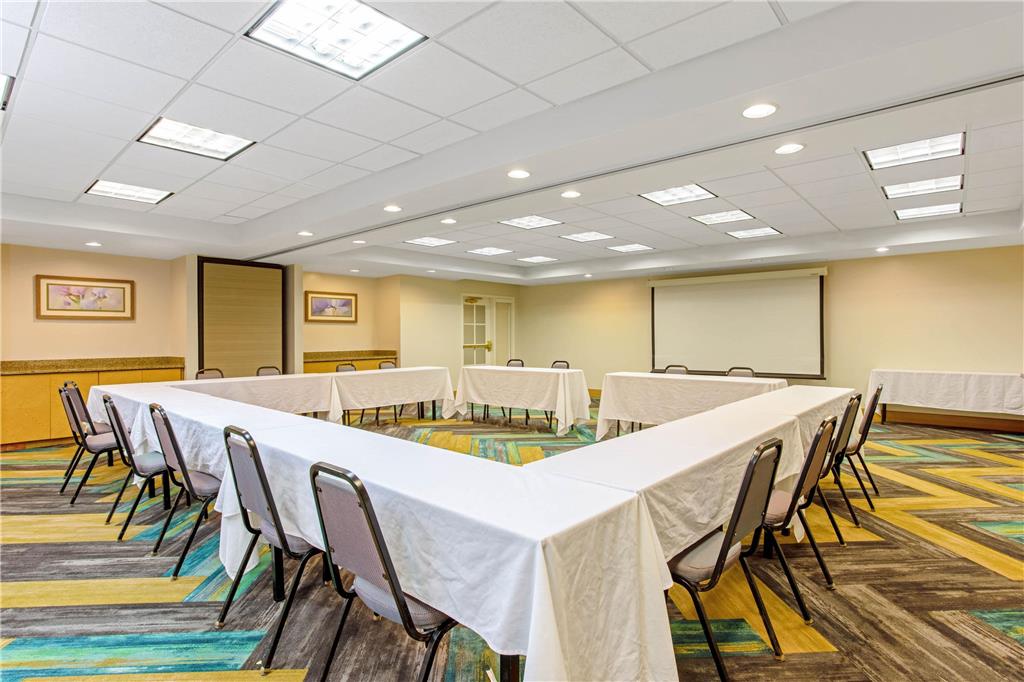 La Quinta Inn & Suites by Wyndham Orlando I Drive Conv Ctr - photo 43