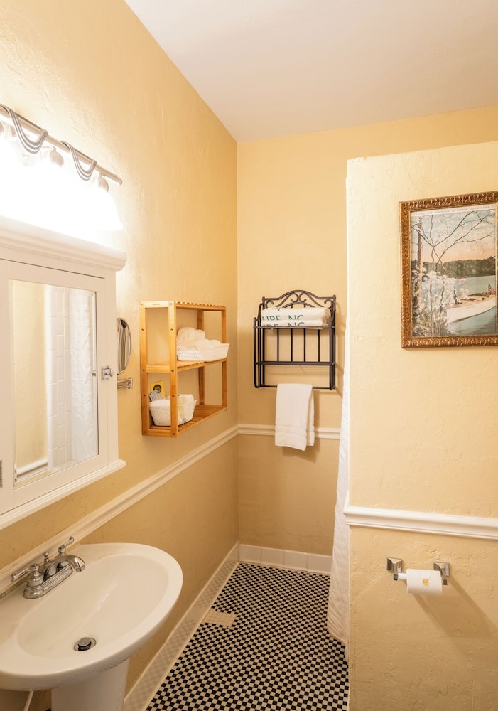 Lake Lure Inn & Spa - photo 28